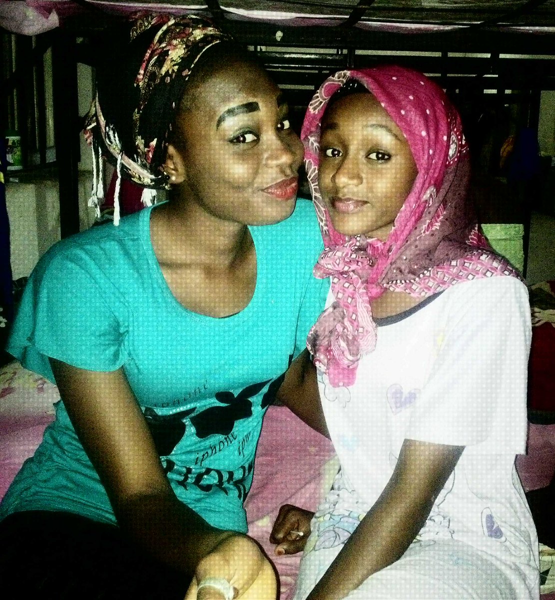 hassyakxx's tweet photo. Chilling tinxxx# http://t.co/XB52yv7YBO