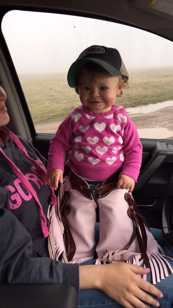 JessDeSaveur's tweet image. This cute cowgirl was ready to do work at the branding to bad we got rained out #WilliamsSyndrome #SwaydeCanDoIt