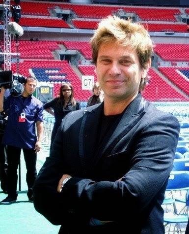 Happy Birthday for the great Roger Taylor! I Love You! Kisses from Brazil Rog! <3 