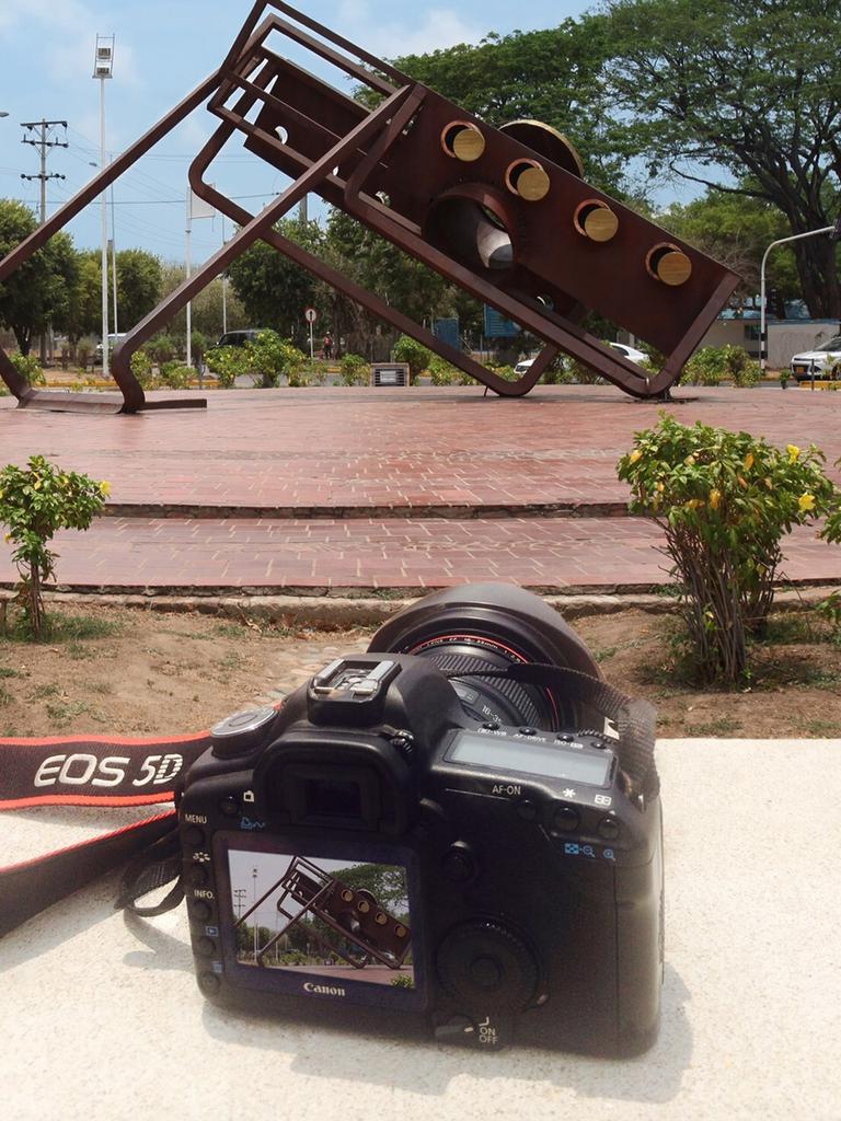 CLICKDIGITALFOT's tweet photo. Acompañando a Valledupar en su festival vallenato http://t.co/sSTJuFawS2