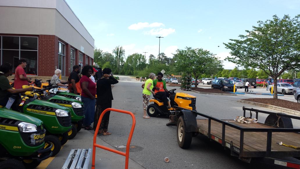 Drew giving a class to 3 new Cub Cadet owners. Great job Drew!!!