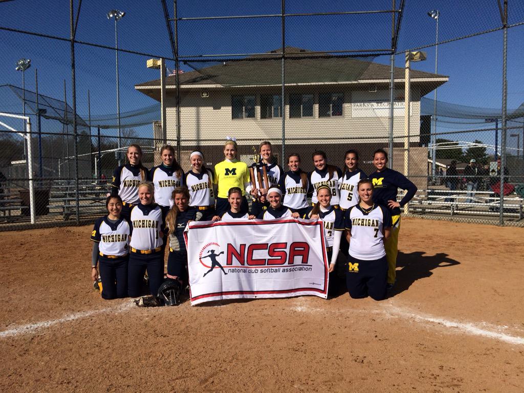 TheNCSA's tweet photo. With a score of 17-1, @UMClubSoftball beats @GV_ClubSoftball for the 2015 Great Lakes Regional Trophy! http://t.co/tkgyzM47ki
