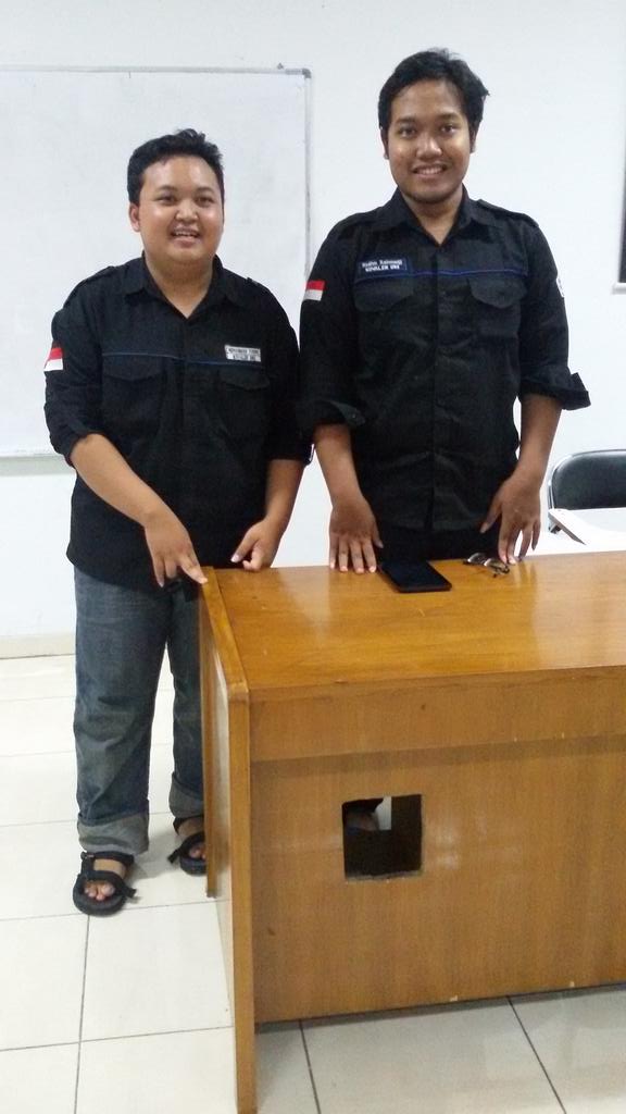 Ini dia transisi KETUM sebelumnya ke yg baru. 3 periode ini ketumnya besar badan dan besar hati~ <a href="/YusroMuh/">Muhammad Yusro</a> <a href="/RidhoRmj/">Ridho Rahmadji</a>