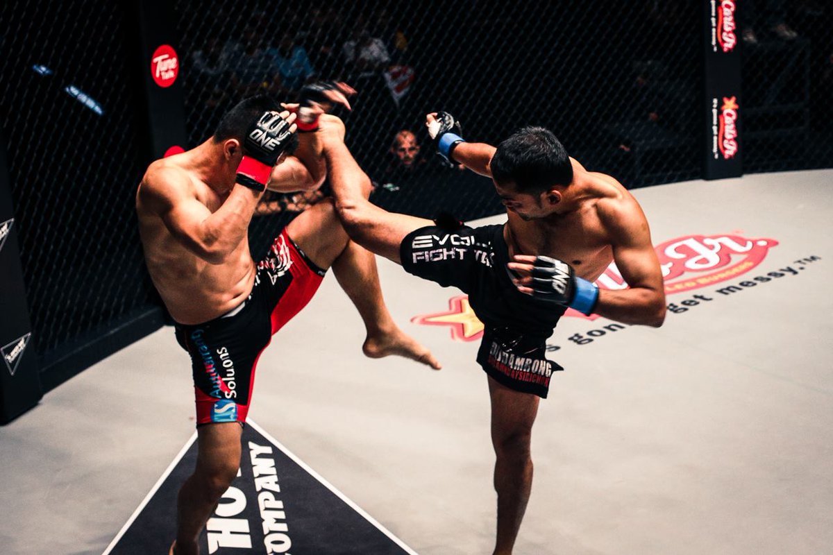 EvolveMMA's tweet photo. 3x Lumpinee Champ DSA is the most decorated Muay Thai fighter in MMA history. Period. http://t.co/acDoeqBSRC http://t.co/oAMSQScIcK
