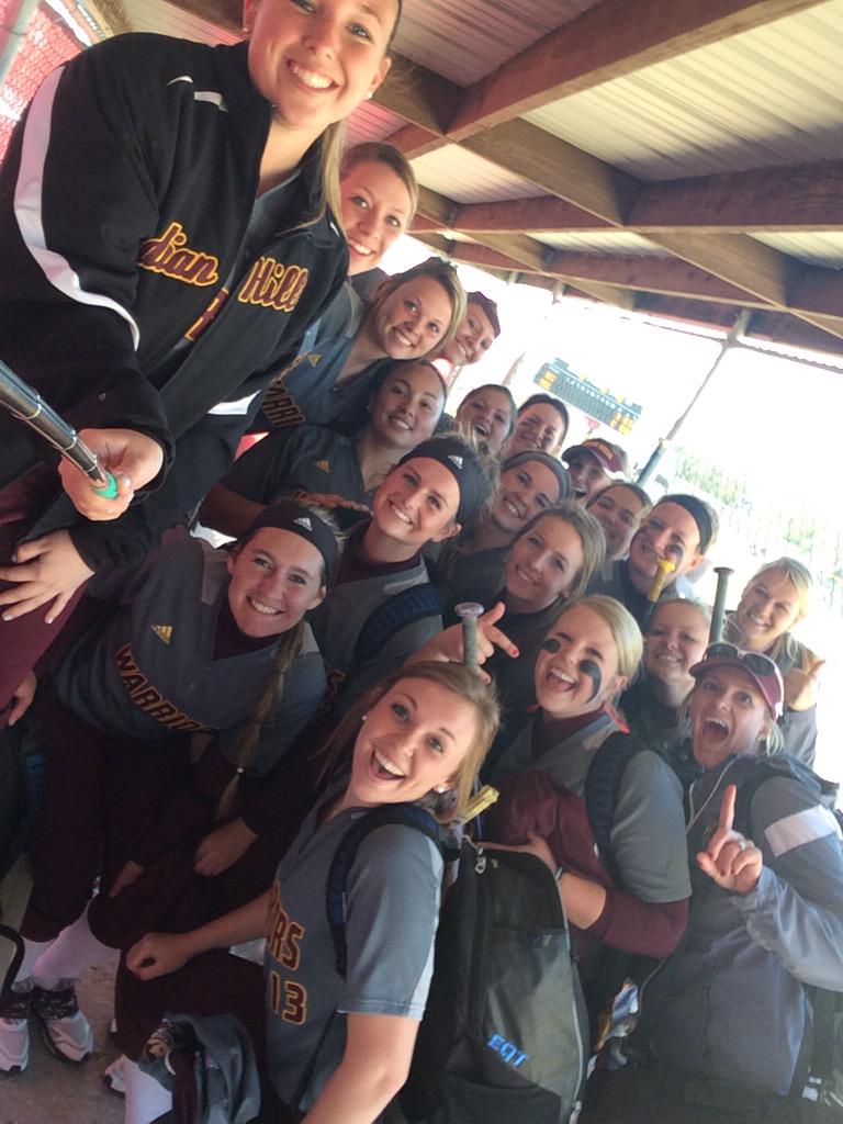 CoachLauraNorth's tweet photo. Love....my....team! #3words #W #3 #get1more #selfiestickcelebration http://t.co/cbQ1WALbeZ