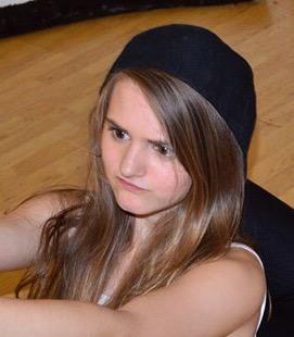 MelandEmMusic's tweet photo. You started this war mel, I'm just finishing it😏👏😹 ~ Em x http://t.co/h9qdmtYURx