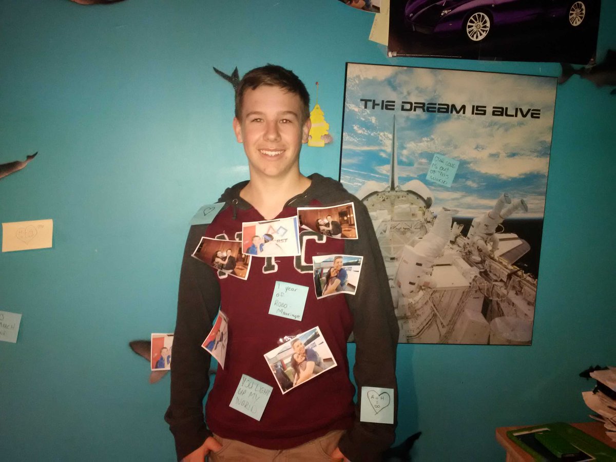 bkelso240's tweet photo. Hayden should learn to lock his room! @Abb_Thomp http://t.co/ezuUtPk8aq