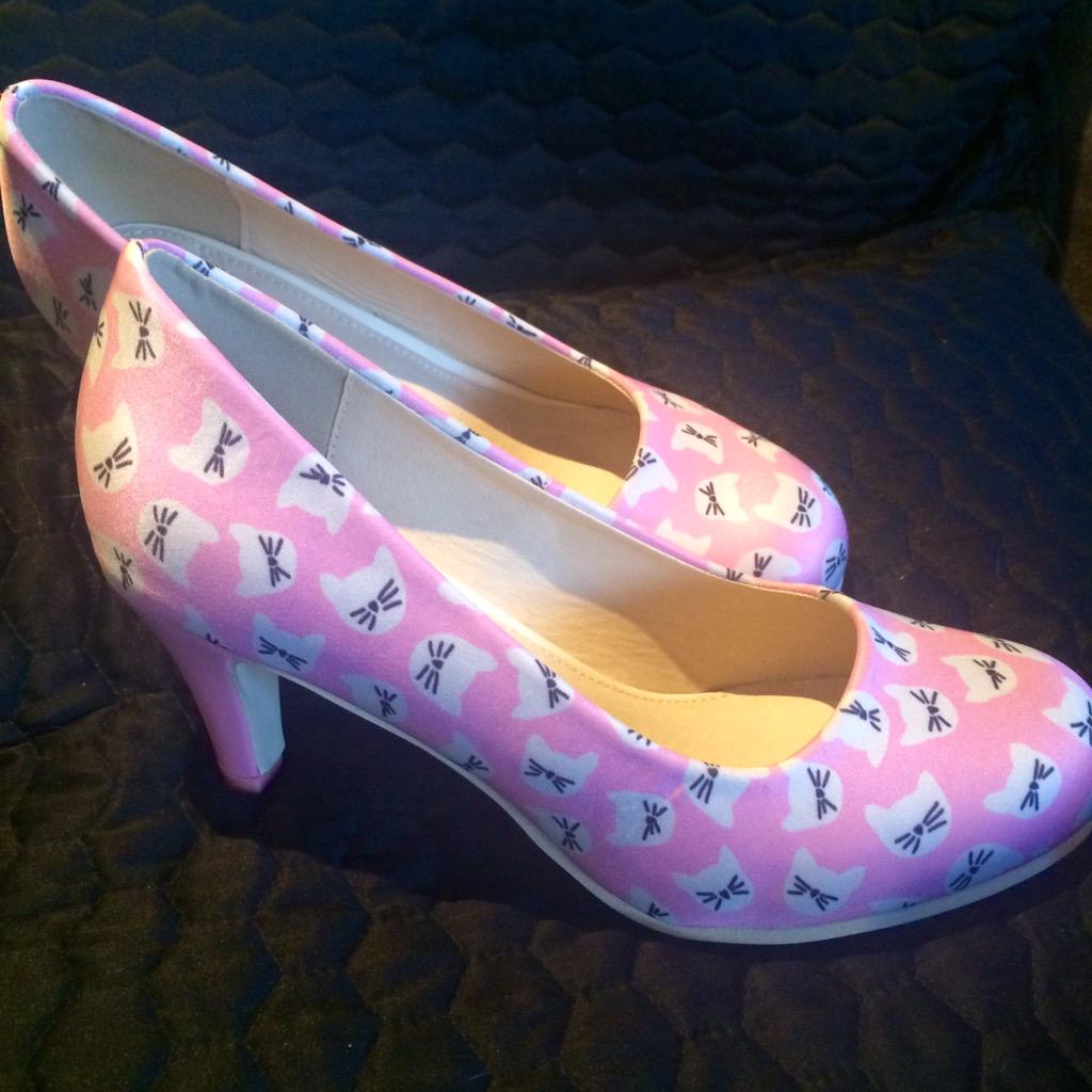 Liana Robberecht (@chefliana) on Twitter photo Dim sum and shopping - love my new shoes - meow meow ! <a href="/gwendolynmr/">gwendolyn richards</a> <a href="/KendraS84/">Kendra Smith </a> <a href="/mariabesuijen/">Maria Besuijen</a> Dim sum and shopping - love my new shoes - meow meow ! <a href="/gwendolynmr/">gwendolyn richards</a> <a href="/KendraS84/">Kendra Smith </a> <a href="/mariabesuijen/">Maria Besuijen</a>