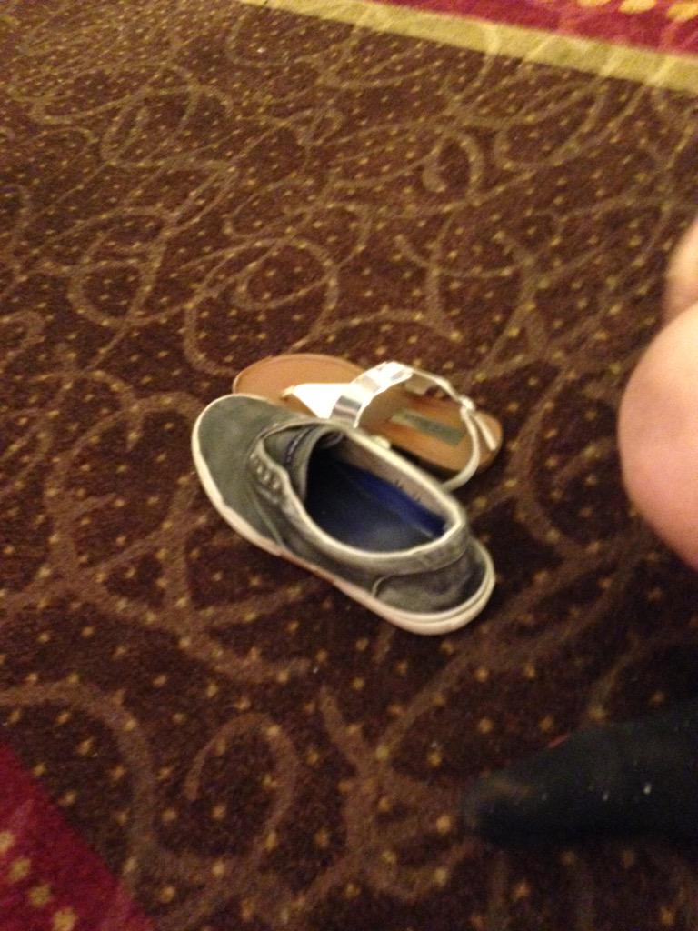 samkitroser's tweet photo. Senior circle or a pair of shoes #STRLLTI15 http://t.co/nZtvrugHZI