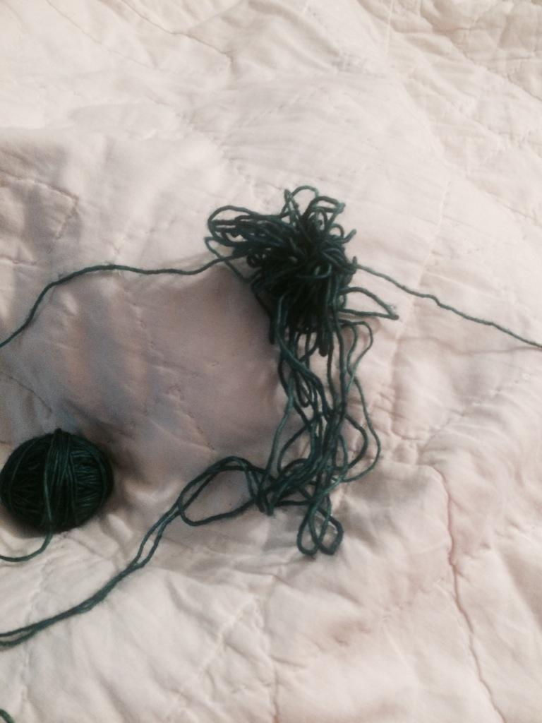 jess_burg's tweet photo. This is going to be an adventure. Only 1 out of 6 unicorn tails to wind into a ball.  #tangled http://t.co/FVb1Pw5qQZ