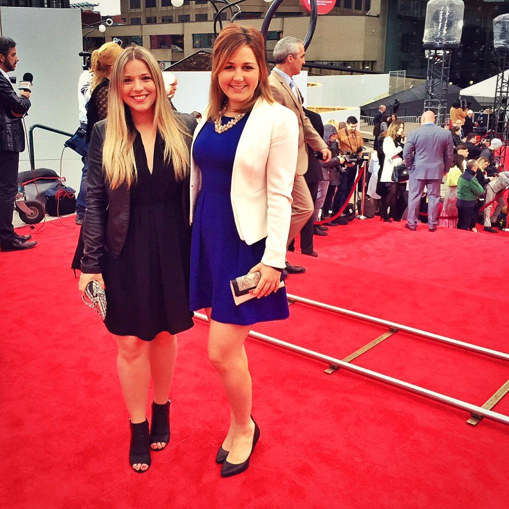 mc_nolet's tweet photo. Gala artis, c'est lancé! #GalaArtis http://t.co/nDRcpF3gAT