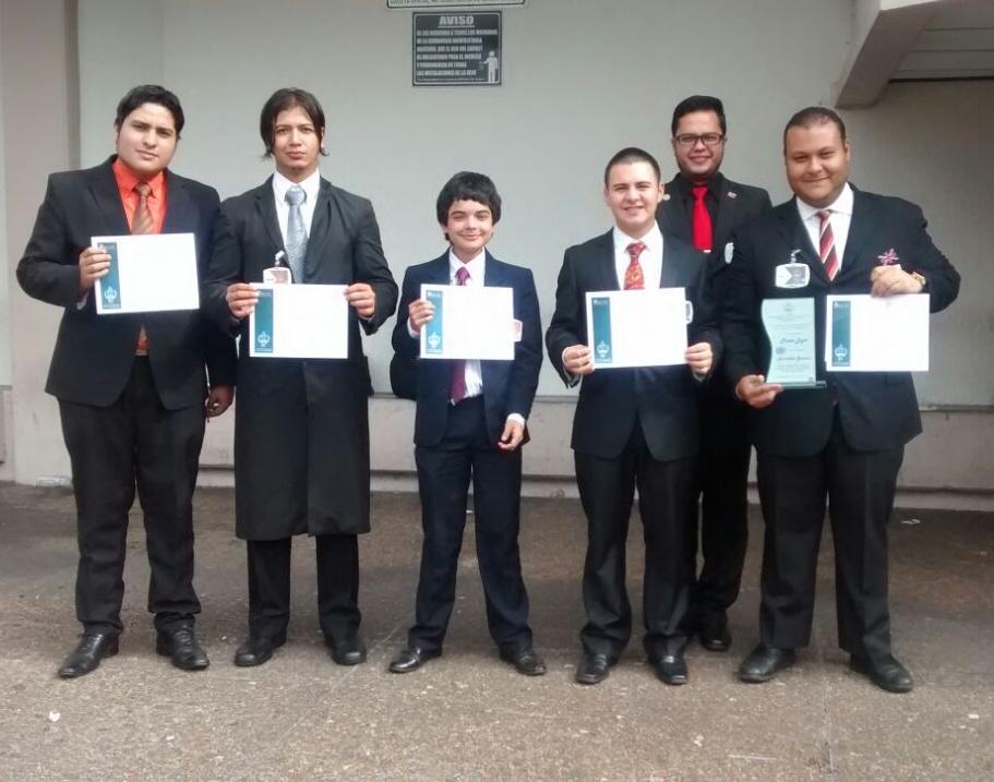 DelegAndesMUN's tweet photo. Felicitamos a nuestra excelentísima Delegación AndesMUN por su participación y premios obtenidos en el @UcatMun http://t.co/BwMnVdCXRV