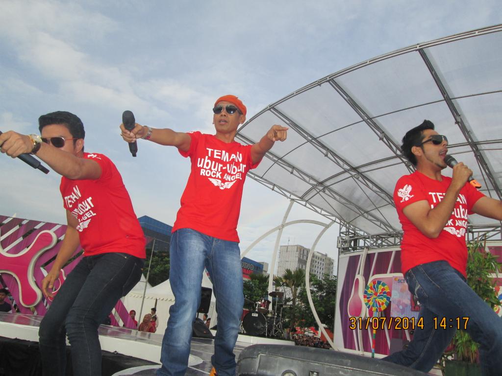 Cjr tweet media