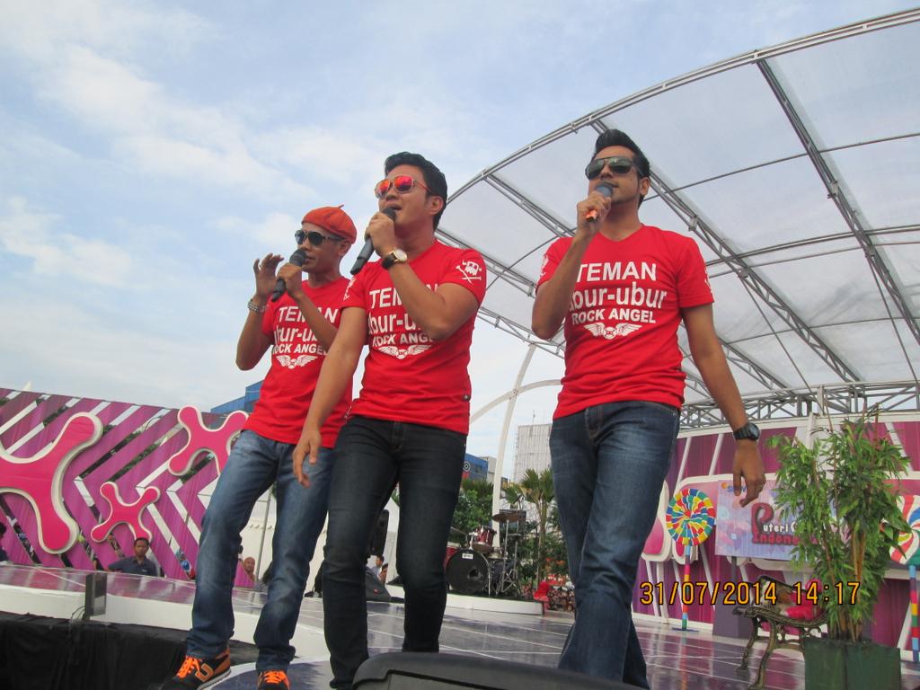 Cjr tweet media