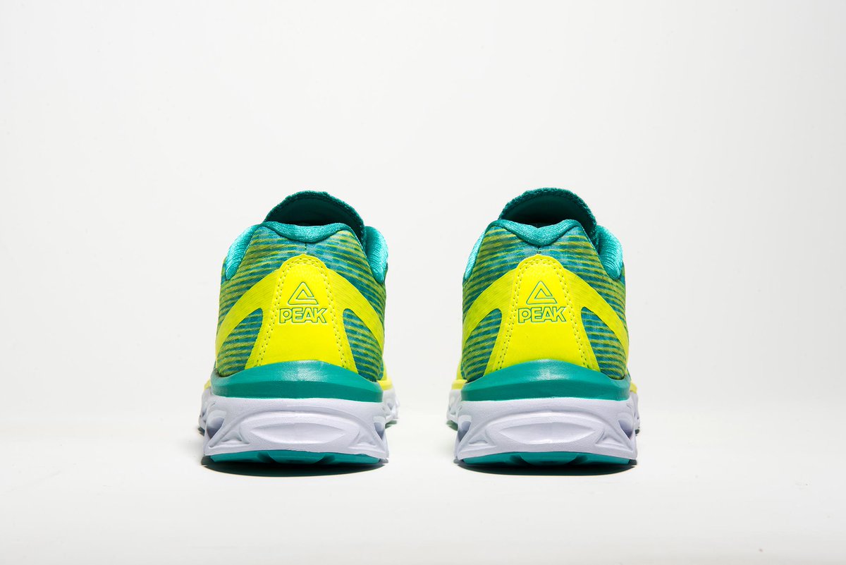 PeakSportHQ's tweet photo. PEAK New Running Flyii III. Gear up for summer! #Women #PeakRunning #Flyii-III http://t.co/dqYESYc235
