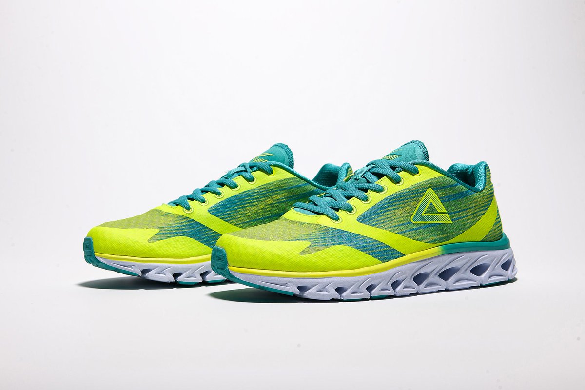 PeakSportHQ's tweet photo. PEAK New Running Flyii III. Gear up for summer! #Women #PeakRunning #Flyii-III http://t.co/dqYESYc235