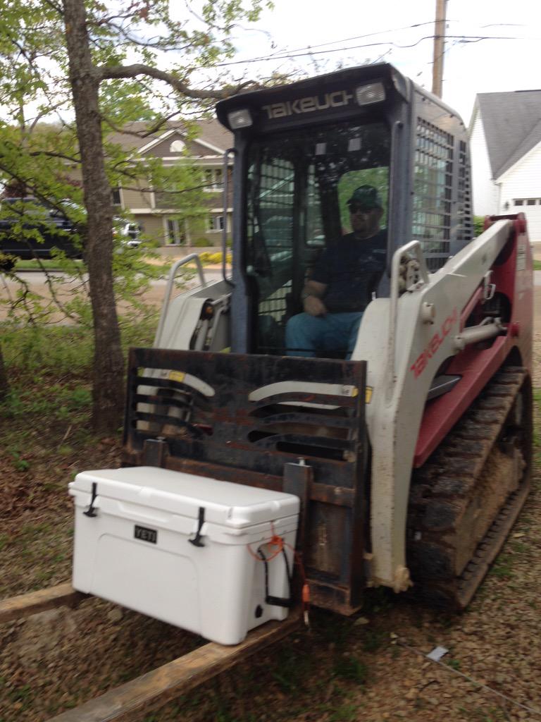 KellenWeber's tweet photo. This is how we do it on the weekends @YetiCoolers http://t.co/iWe84kspXA
