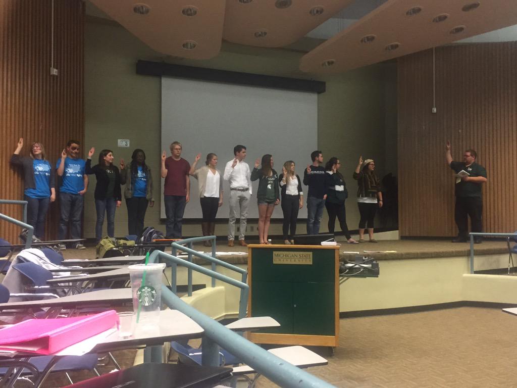APO_BetaBeta's tweet photo. out with the old, in with the new! #NewEboard http://t.co/phoPJi510j