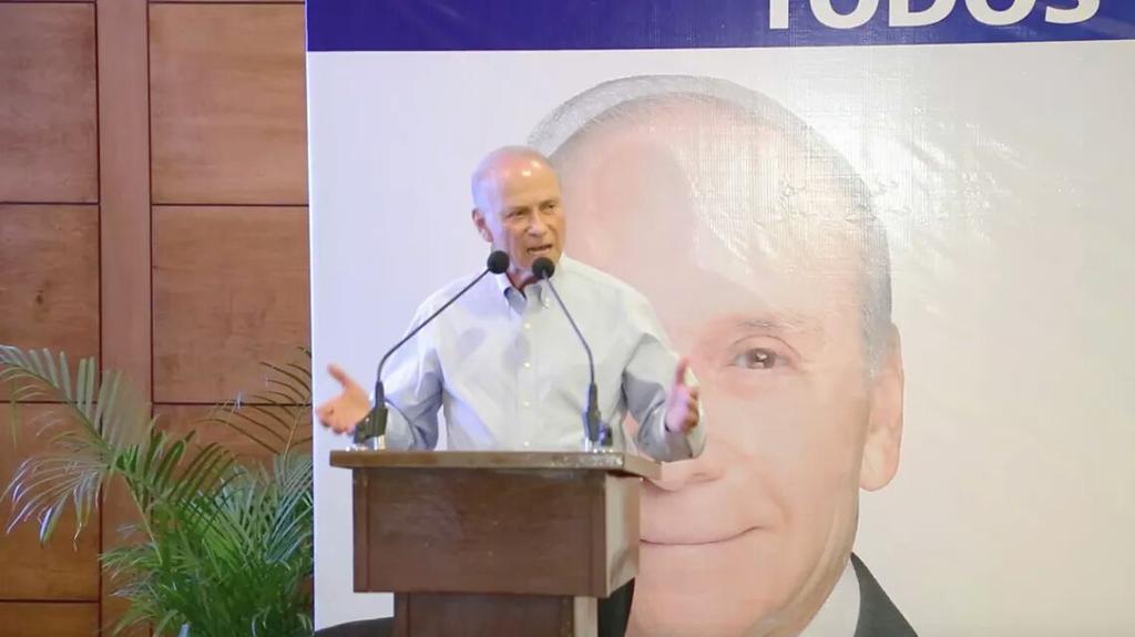 JavierGandaraM's tweet photo. Ridículo pensar que ingresando$2MDP en esta actividad,se paga $14MDP en impuestos.Solicito al SAT revisión exhaustiva http://t.co/NfYCbCQuth