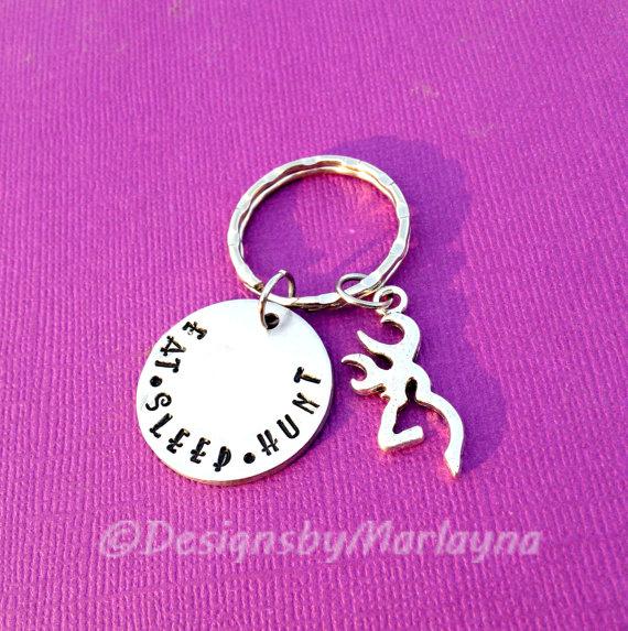 MadebyMarlayna's tweet image. #EatSleepHunt #HuntingKeyChain #CountryGirlGift  #hunting #buckcharm #etsyhttp://arnd.co/dNDDt #Epiconetsy