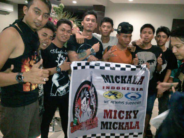 adrhigangster's tweet photo. With kapten Gangster @mickytipex @Mickala_INA http://t.co/P0SXPgGV54