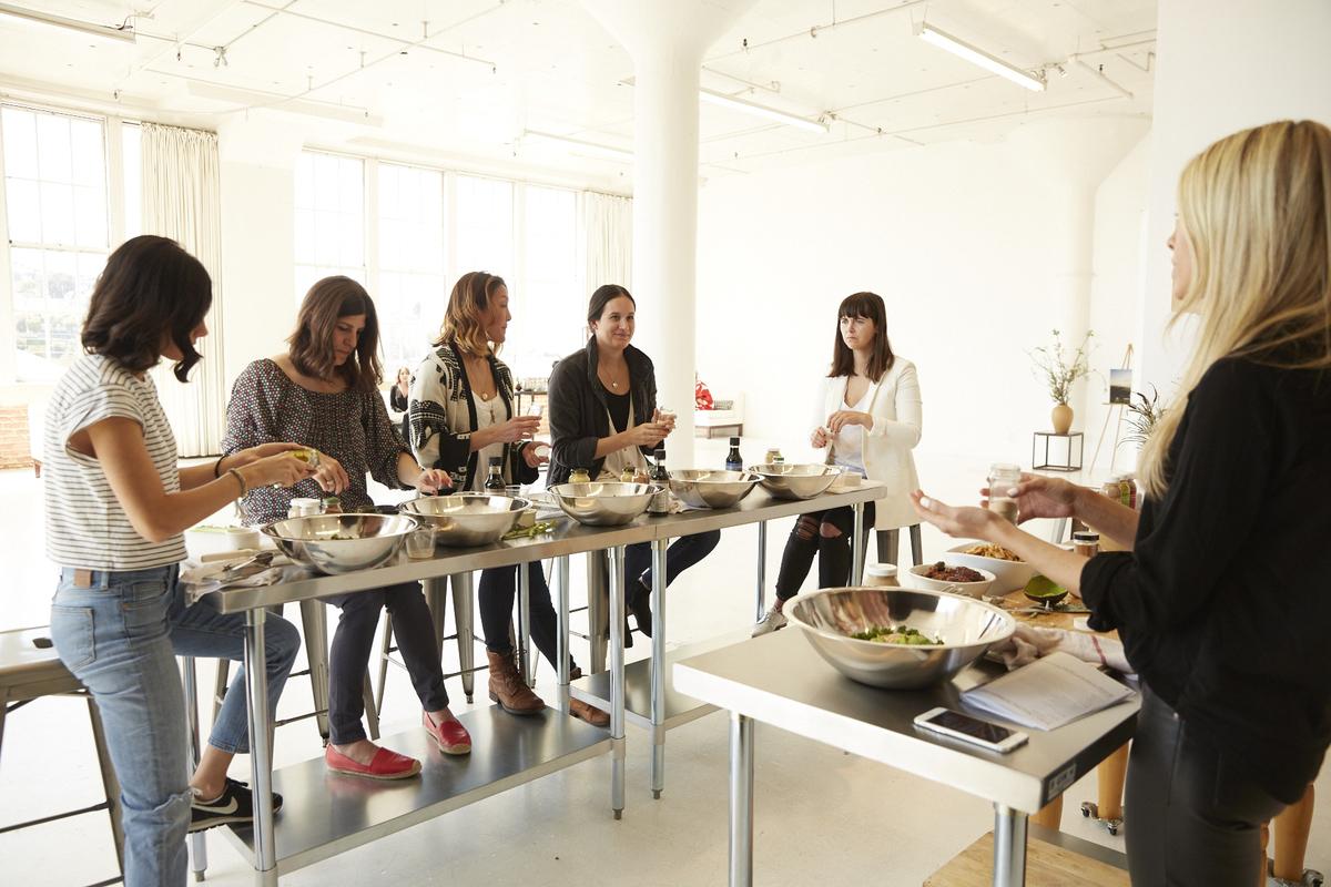 SujaJuice's tweet photo. A peek at yesterday's cooking class led by co-founder Annie at #SunriseSF! Amazing weekend @Target #MadetoMatter! http://t.co/MajnxitCLa