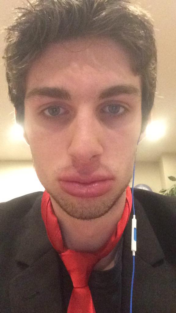 JjamboneFilms's tweet photo. Just did the Kylie Jenner challenge with @EightV_ http://t.co/imJEOz46LT