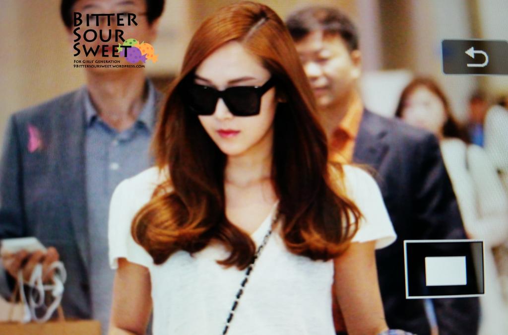 [PIC][27-04-2015]Jessica trở về Hàn Quốc vào trưa nay CDk_LOMUgAAw7Nf