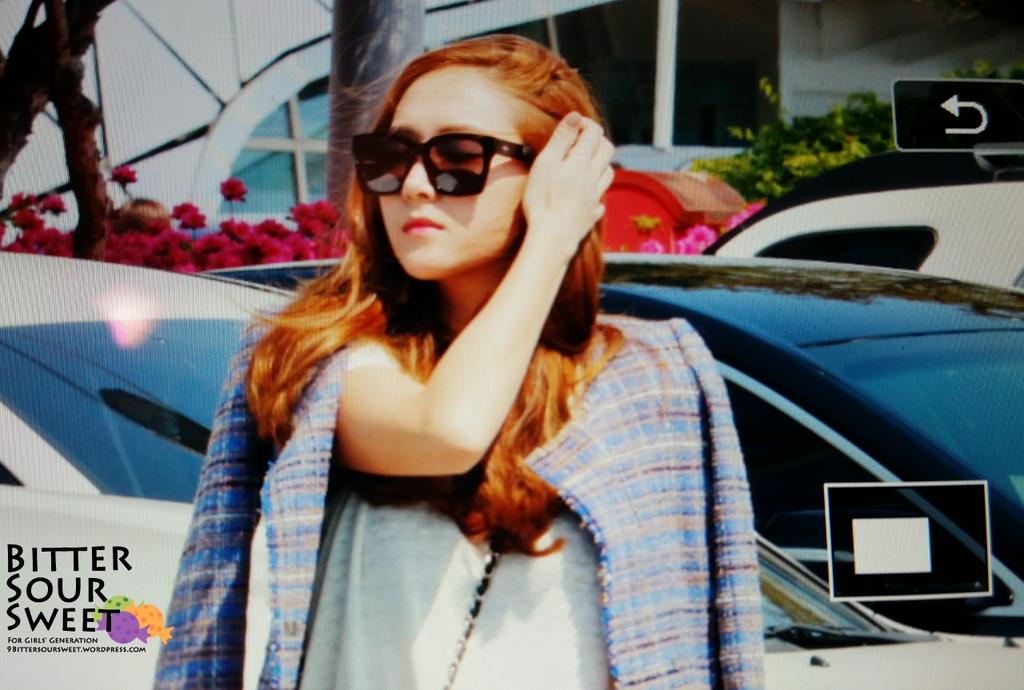 [PIC][27-04-2015]Jessica trở về Hàn Quốc vào trưa nay CDk_fSzUUAEs-fy