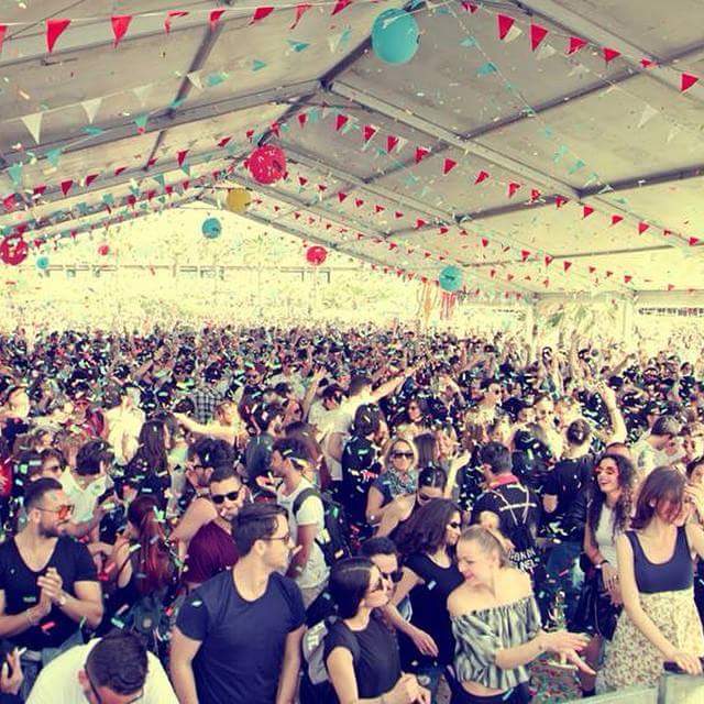 ClaudiaTaussi's tweet photo. #BITFEST 🔝 solo all' #Arenile #Napoli  💃🍸🍺 #ancoravivi 💪 http://t.co/A6ZtKYXSC9