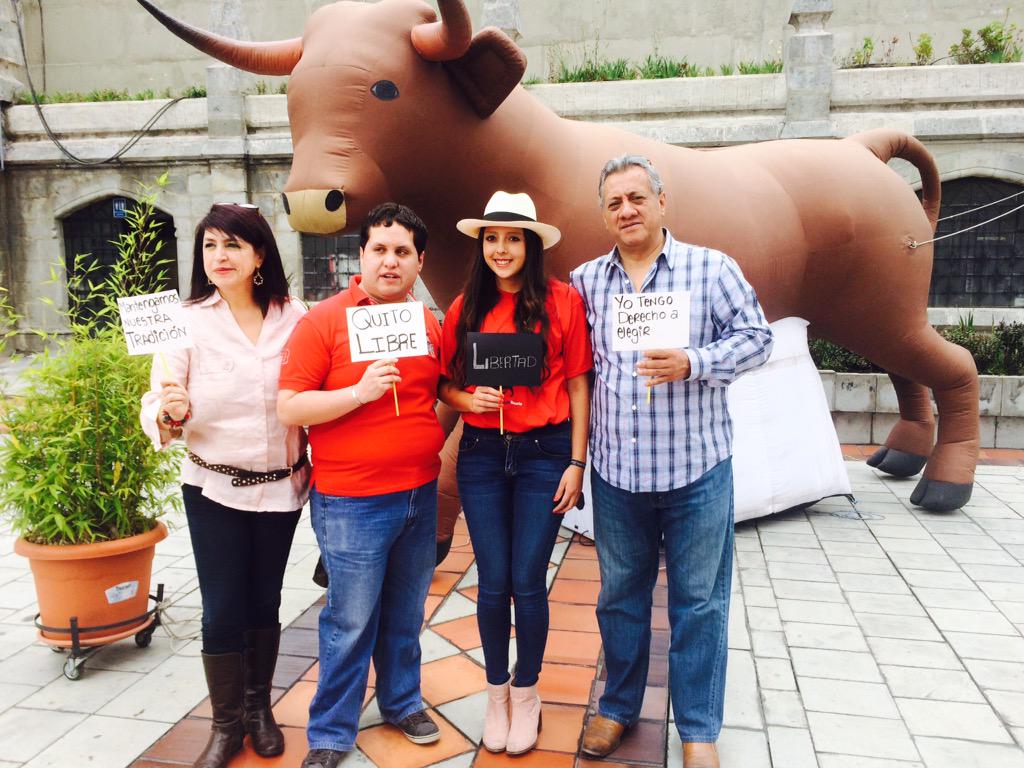 100x100Taurinos's tweet photo. Jornada cultural por la libertad @SebastianMFA @FFLORESV @priscila_prunab #QuitoConToros #quitotaurino #QuitoLibre http://t.co/cYzCg79kgc
