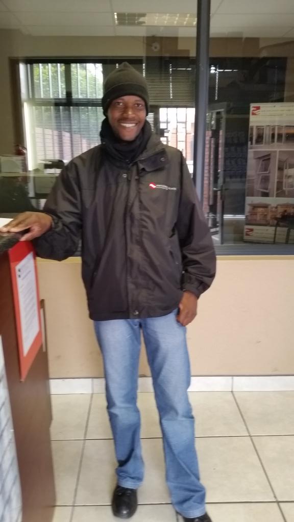 badlerlouw's tweet photo. @Nat_Glass check out this professional welcome in Joburg. Go Sphiwe !! http://t.co/SVsZubFTT0