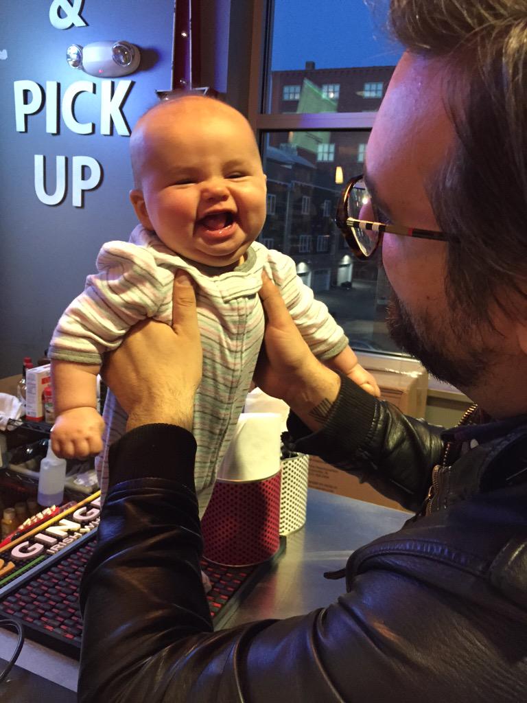 CarrieMardock's tweet photo. @EliMardock @vegaLNK nice baby on your bar 💓💓💓 http://t.co/4l0RY1VzDJ