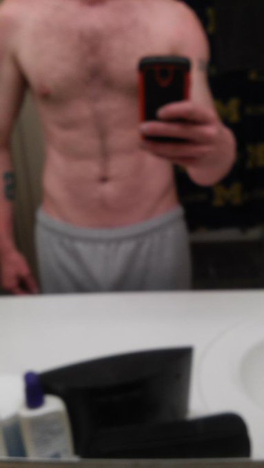 Thinking my 36yr old body doesnt look to bad what you think? http://t.co/1SvXZet7Tz