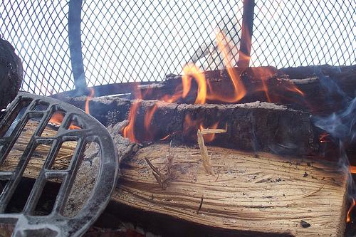 #Barrie city councillor wants to ban backyard chiminea's.  chaytoday.ca/2015/04/27/ano…