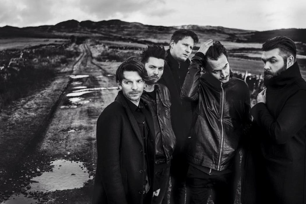 Crazymindsweb's tweet photo. ¡Gran noticia! ¡@editorsofficial ​anuncia fechas en Barcelona y Madrid!
http://t.co/qZ0w5mJx68 http://t.co/uEgkjitS2L