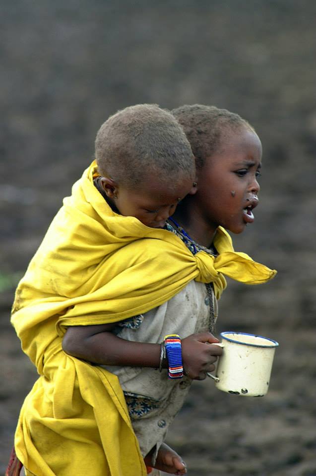 Στην #Kenya είναι πολύ συχνό να βλέπεις μαμάδες παιδιά να παλεύουν να μεγαλώσουν οι ίδιες και να ζήσουν το παιδί τους