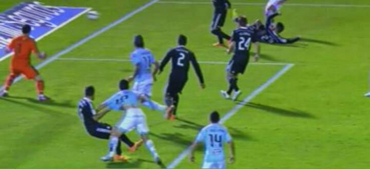 noticiascelta's tweet photo. Nolito, ayer en El Chiringuito sobre el penalti de Carvajal: "No me rompe la camiseta porque es buena, de Adidas" http://t.co/MWuymZTdL3