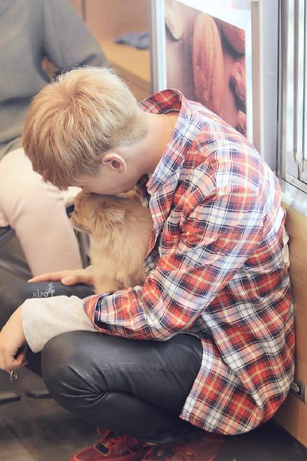 EunHae_Indo's tweet photo. #RIPChoco #ThankUChoco .. hyukjae Love You forever princess :'))
[晓希_fighteuk] http://t.co/ixWiHJh94j