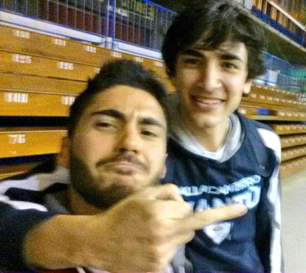 RoggeroGianluca's tweet photo. Memories of Liceo Moro.  Sempre un piacere rivederti !! Speriamo di incontrarci ancora ai play-off  @lagghi http://t.co/HCyDes5GV1