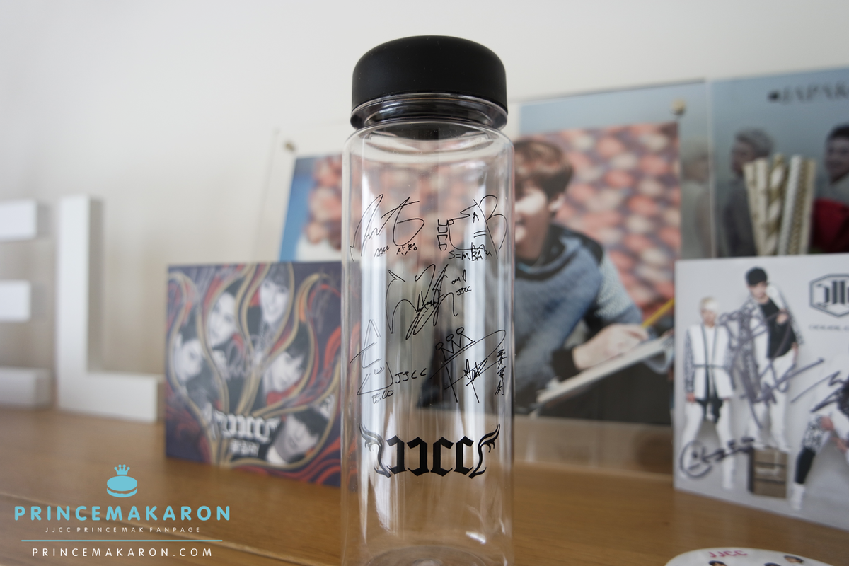 _princemakaron's tweet photo. S> JJCC Eco bottles (printed autographs) AUD$25 + Shipping (AUS-$7; ASIA-$12; US-$14, EUROPE-$18) DM if interested! http://t.co/BPFRabfobj
