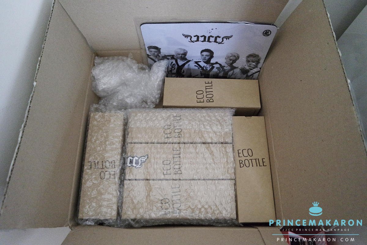 _princemakaron's tweet photo. S> JJCC Eco bottles (printed autographs) AUD$25 + Shipping (AUS-$7; ASIA-$12; US-$14, EUROPE-$18) DM if interested! http://t.co/BPFRabfobj