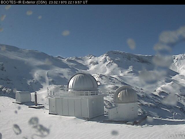infonieve's tweet photo. Última semana de esquí en la Península! Solo queda abierta @websierranevada y hoy ha recibido una nueva nevada!!! http://t.co/6H1eYONVyy