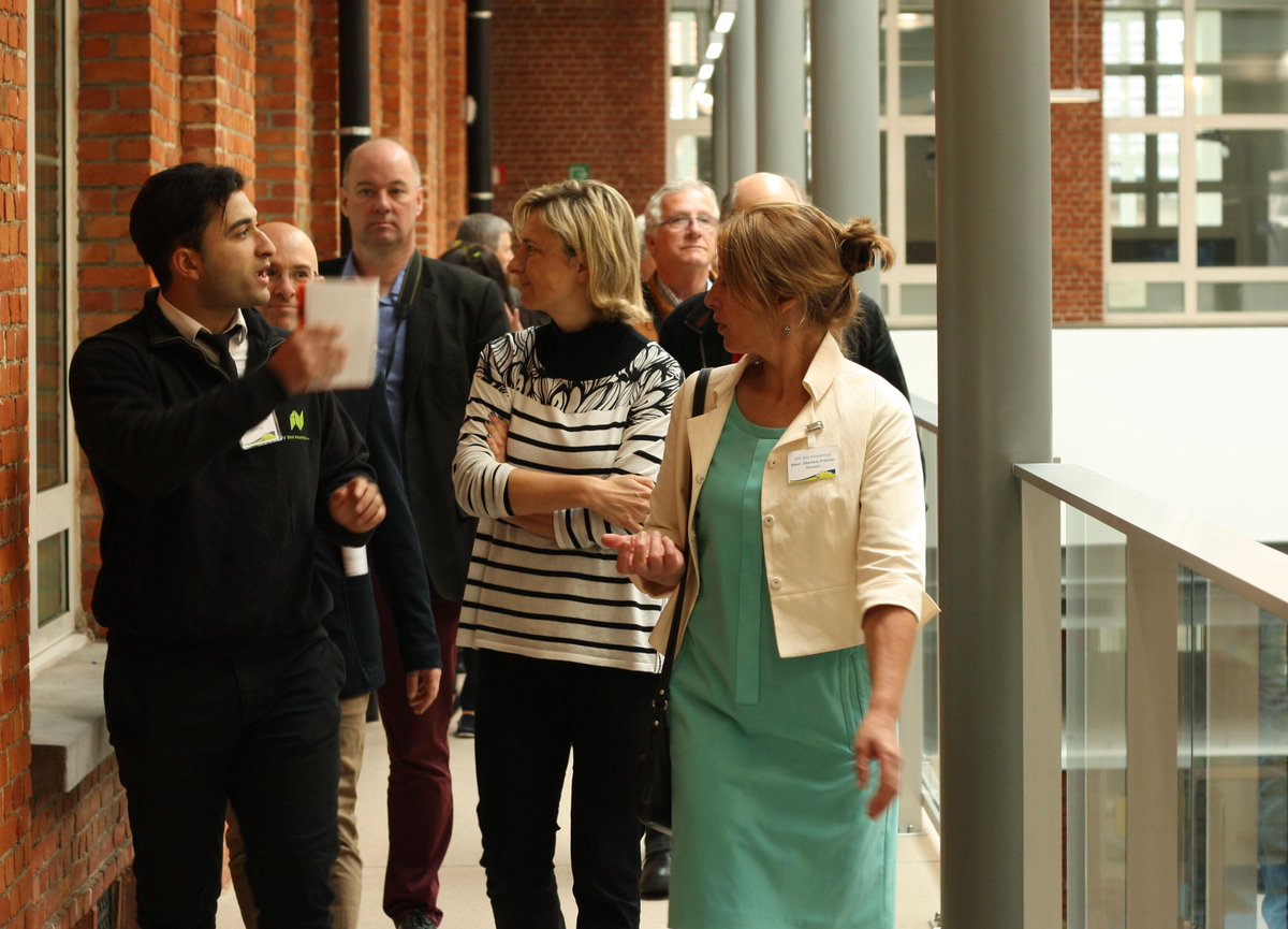 IVV_Gent's tweet photo. Gisteren officiële inhuldiging van onze gerenoveerde school in aanwezigheid van minister Hilde @crevits. #ivv http://t.co/u5wgG6ZWF3