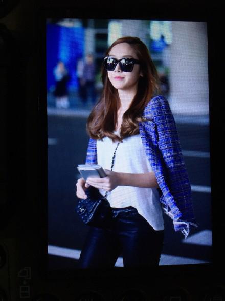 [PIC][27-04-2015]Jessica trở về Hàn Quốc vào trưa nay CDlXPMxVIAEgbtz