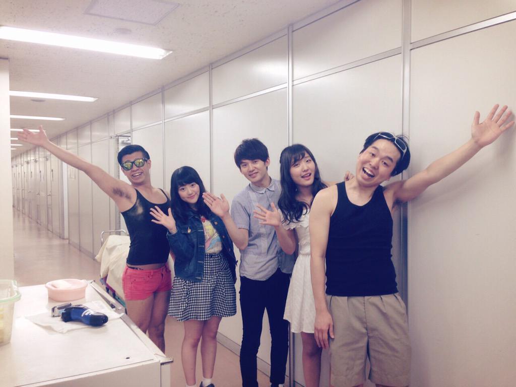 Rの法則生放送おわったよ〜♡
ネクストブレイク芸人はだれだっ！？
笑いすぎてお腹痛い〜！！

ピスタチオさんとジェラードンさんと写真撮ってもらいました♡^o^ http://t.co/OrN2W2pxqH