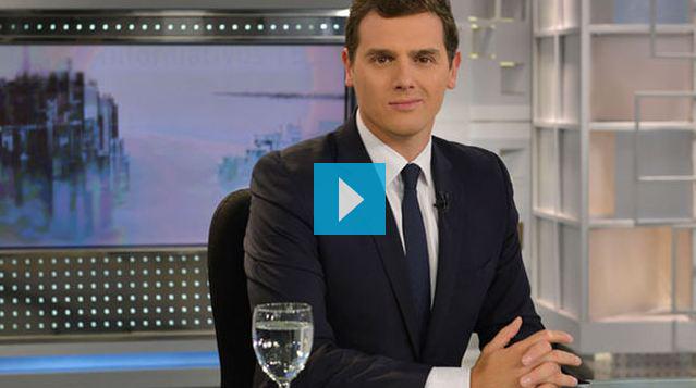informativost5's tweet photo. Una semana después, la entrevista de Pedro Piqueras a @Albert_Rivera sigue entre lo más visto http://t.co/ASAiYjLW2v http://t.co/uxnqFQOcFq