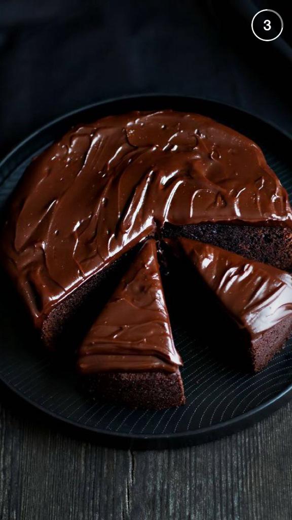 msshajjo's tweet photo. @bashonality @Rahma_sadau @nafisatabdulla @Rahamaabdou6664 @Hauwaramalan @mss_mabrookah @meems_gee cake anyone http://t.co/5sDFCnQW0N