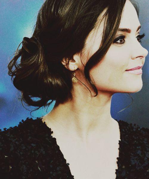 Happy birthday jenna coleman an amazing and talented actress and also a brilliant woman 