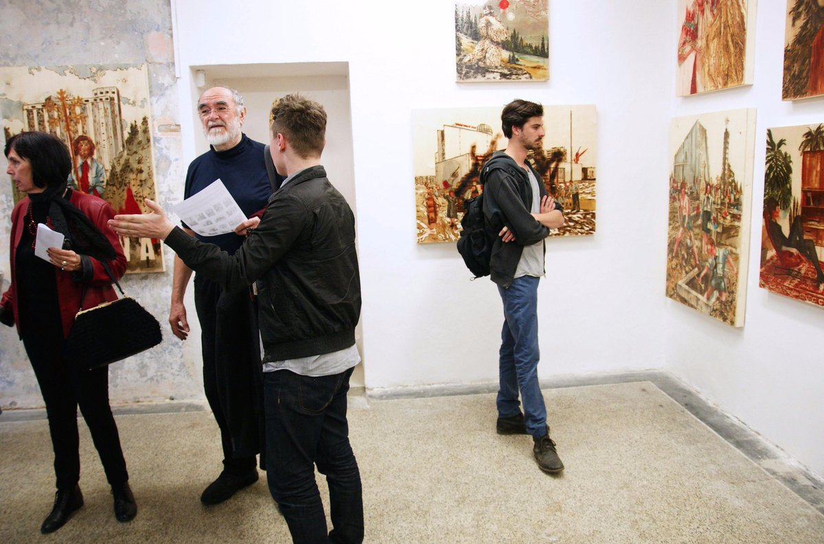 MichaelaDousova's tweet photo. A ještě jeden malý report. Tentokrát z vernisáže Kult moreny v galerii #citysurfer http://t.co/K8uFlj4nxP http://t.co/HAq5q5hitV